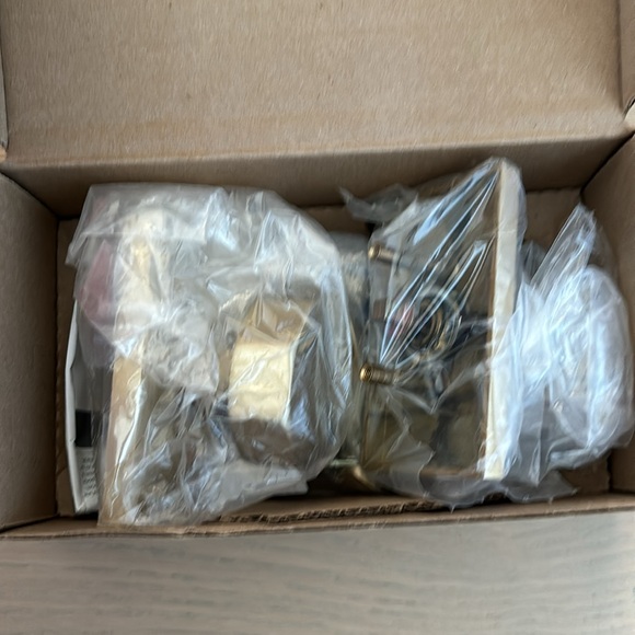 Emtek Assa Abloy - Modern Privacy - Rectangular Octagon Knob US4 - Satin Brass - Picture 3 of 9